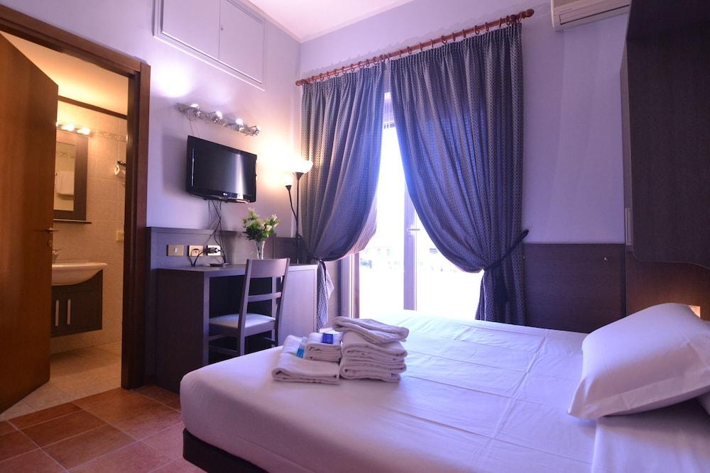 Hotel Mirti Рим Экстерьер фото