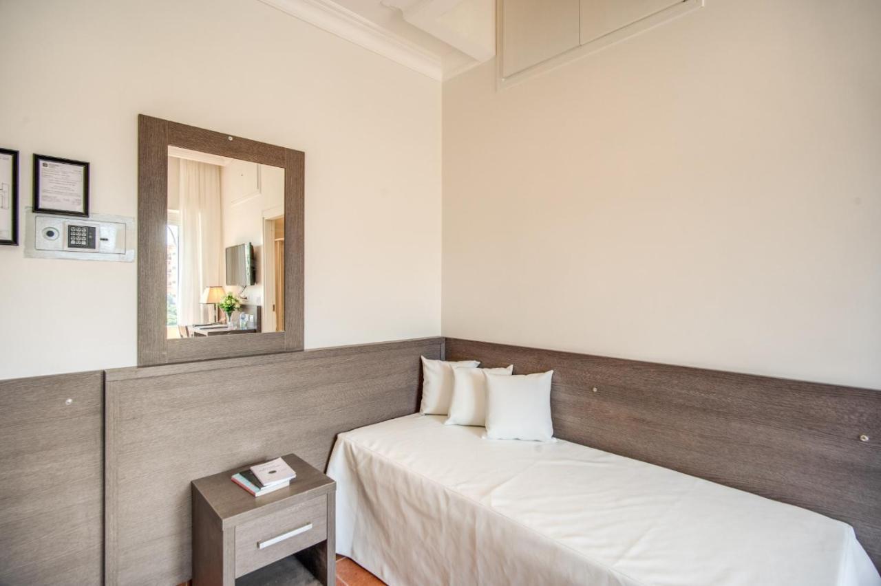 Hotel Mirti Рим Экстерьер фото