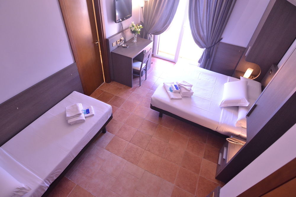 Hotel Mirti Рим Экстерьер фото